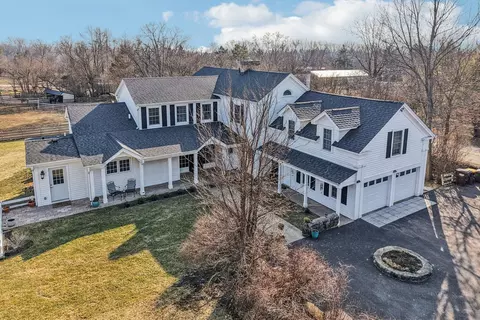 708 S Rose Farm Rd, Woodstock, IL 60098