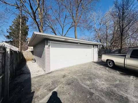 Exterior - 694 Parkway Ave, Elgin, IL 60120 photo 1 of 4