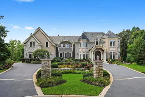 80 Geneva Ct, Inverness, IL 60010