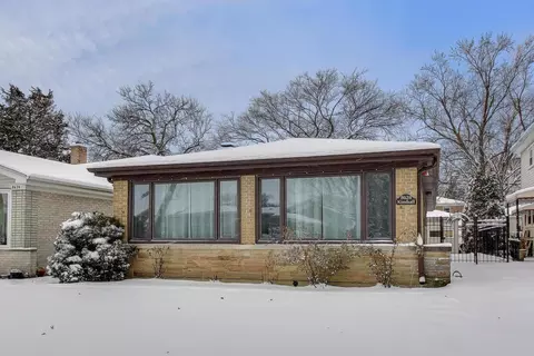 8628 Kimball Ave, Skokie, IL 60076