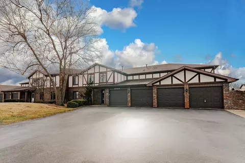 9724 W Creek Rd #B2, Palos Park, IL 60464