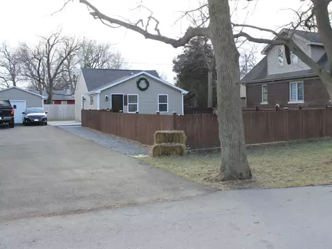 304 Dell Park Ave, Lockport, IL 60441