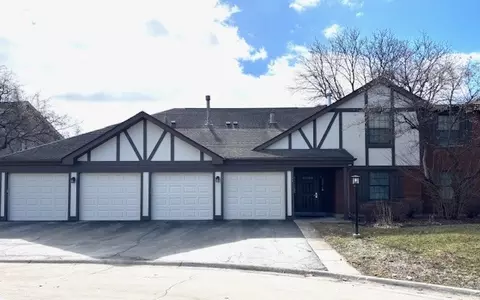 1223 Sandhurst Ct #D1, Schaumburg, IL 60193