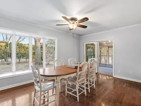 Dining - 2610 31st St, Moline, IL 61265 photo 3 of 4