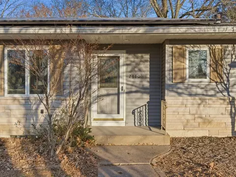 Exterior - 2610 31st St, Moline, IL 61265 photo 6 of 8