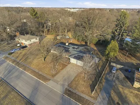 View/Area - 2610 31st St, Moline, IL 61265 photo 3 of 4