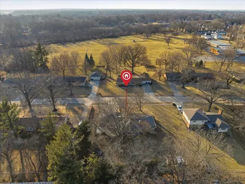 View/Area - 2610 31st St, Moline, IL 61265 photo 1 of 4