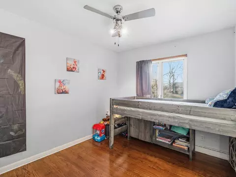 Bedroom - 2610 31st St, Moline, IL 61265 photo 5 of 7