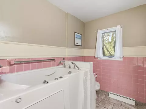 Bath - 2610 31st St, Moline, IL 61265 photo 4 of 4