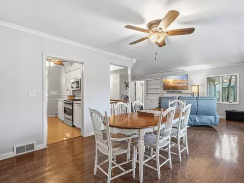 Dining - 2610 31st St, Moline, IL 61265 photo 2 of 4