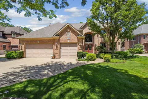 3550 Sorrel Dr, Northbrook, IL 60062