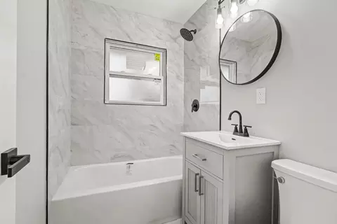 Bath - 19632 Walnut St, Mokena, IL 60448 photo 1 of 2