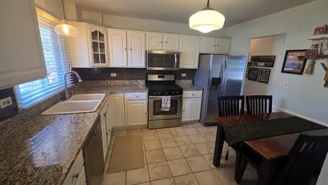 Kitchen - 846 Brookside Dr, Bartlett, IL 60103 photo 1 of 3