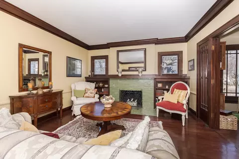 Living - 1926 E Oakland Ave, Bloomington, IL 61701 photo 2 of 4