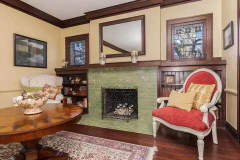 Living - 1926 E Oakland Ave, Bloomington, IL 61701 photo 3 of 4