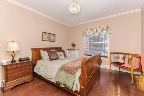 Bedroom - 1926 E Oakland Ave, Bloomington, IL 61701 photo 4 of 8