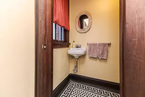 Bath - 1926 E Oakland Ave, Bloomington, IL 61701 photo 3 of 3