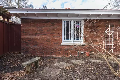 Exterior - 1926 E Oakland Ave, Bloomington, IL 61701 photo 13 of 14