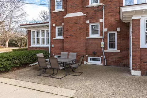 Exterior - 1926 E Oakland Ave, Bloomington, IL 61701 photo 4 of 14