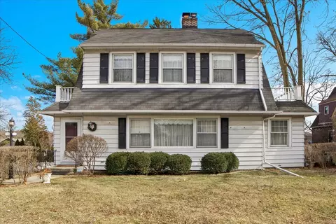 401 S 1st St, Geneva, IL 60134