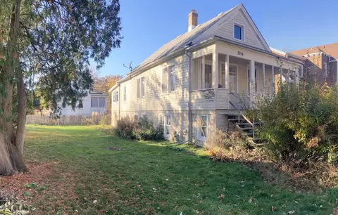 2716 Ewing Ave, Evanston, IL 60201