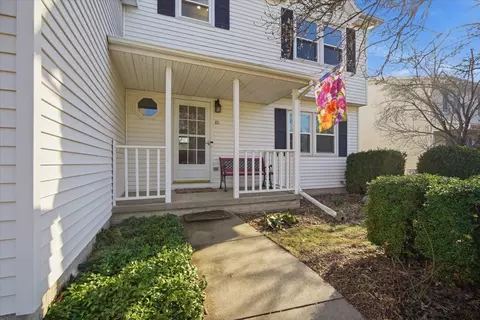 811 Phaeton Pl, Normal, IL 61761 photo 2
