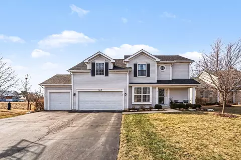 2113 Colonial St, Aurora, IL 60503