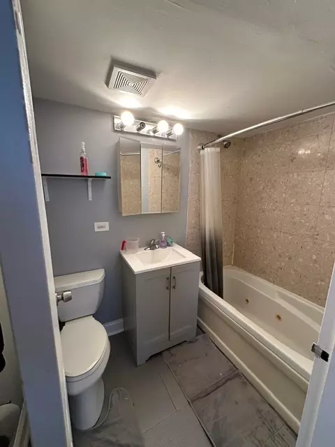 Bath - Undisclosed, Chicago, IL 60645 photo 1 of 1