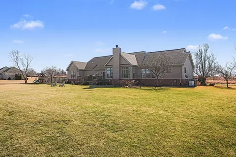Exterior - 1744 E Offner Rd, Beecher, IL 60401 photo 7 of 9