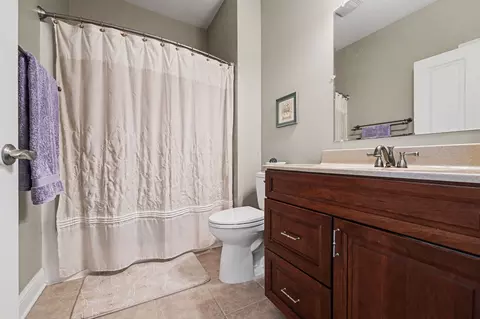 Bath - 1744 E Offner Rd, Beecher, IL 60401 photo 2 of 7