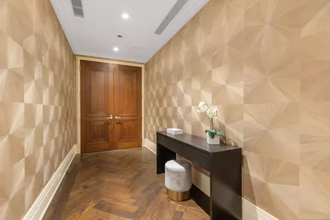 Entry Way - 159 E Walton Pl #9E, Chicago, IL 60611 photo 2 of 4