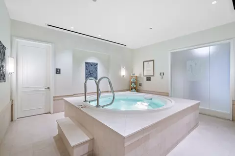 Exterior - 159 E Walton Pl #9E, Chicago, IL 60611 photo 1 of 1
