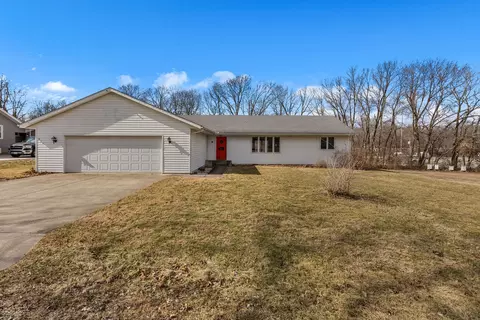 614 S Irving St, Monticello, IL 61856