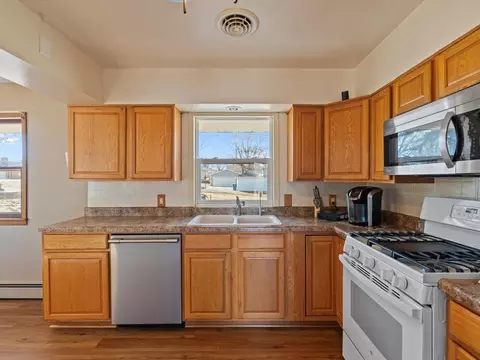 Kitchen - 1420 7th St, Orion, IL 61273 photo 3 of 4
