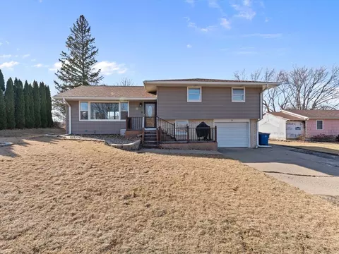 1420 7th St, Orion, IL 61273