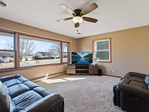 Living - 1420 7th St, Orion, IL 61273 photo 3 of 4