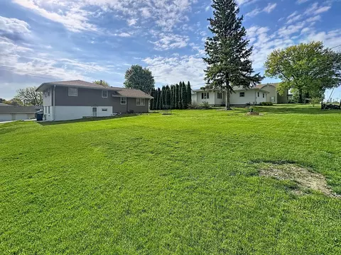 Exterior - 1420 7th St, Orion, IL 61273 photo 7 of 9
