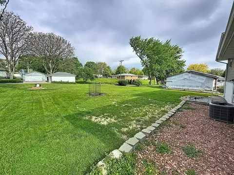 Exterior - 1420 7th St, Orion, IL 61273 photo 6 of 9