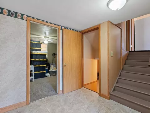 Entry Way - 1420 7th St, Orion, IL 61273 photo 3 of 3