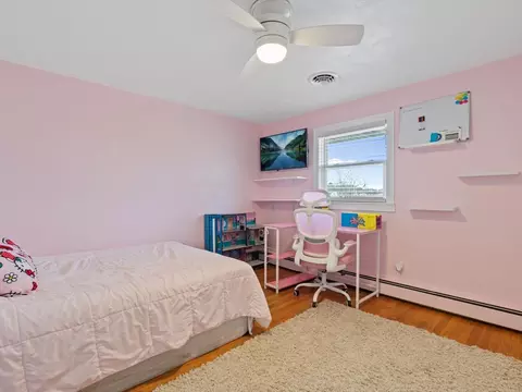 Bedroom - 1420 7th St, Orion, IL 61273 photo 4 of 9