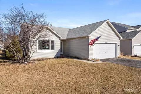 1512 Birch Ln, South Elgin, IL 60177