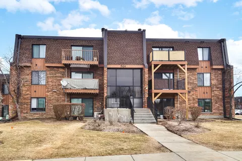 701 Limerick Ln #3B, Schaumburg, IL 60193