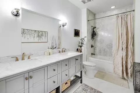 Bath - 222 E Cullerton St, Chicago, IL 60616 photo 2 of 3