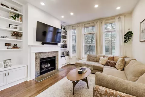 Living - 222 E Cullerton St, Chicago, IL 60616 photo 1 of 3