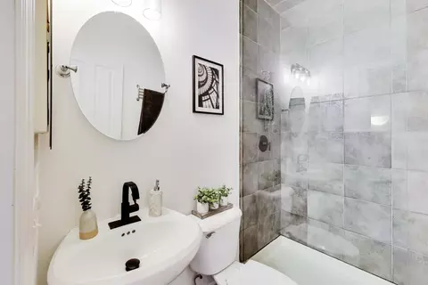 Bath - 222 E Cullerton St, Chicago, IL 60616 photo 3 of 3