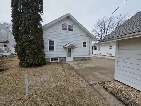 Exterior - 312 E 11th St, Sterling, IL 61081 photo 3 of 5