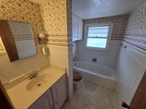 Bath - 312 E 11th St, Sterling, IL 61081 photo 2 of 2