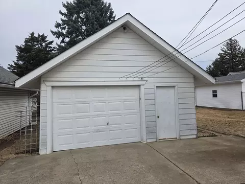Exterior - 312 E 11th St, Sterling, IL 61081 photo 2 of 5