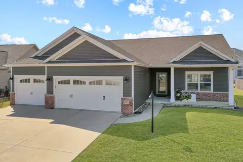 205 Potomac Ave, Savoy, IL 61874