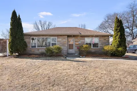 2617 19th St, Moline, IL 61265
